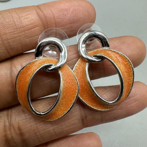 3/$30 Oval Link Earrings Orange Enamel Silver Tone Pierced Statement Shimmer 1" - Picture 5 of 9